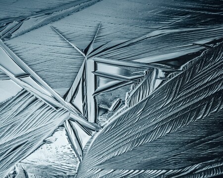 Abstract geometric lines in the surface of a frozen lake