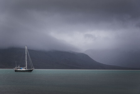 Atmospheric landscape photography of Svalbard by Jan Erik Waider