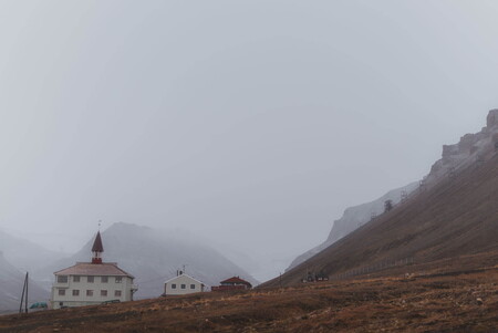 Houses and the Svalbard Church in Logyearbyen