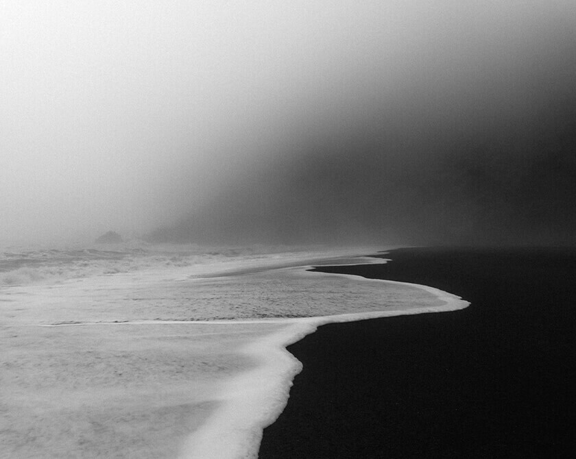 The black sand beach of Vík n Iceland on a foggy day