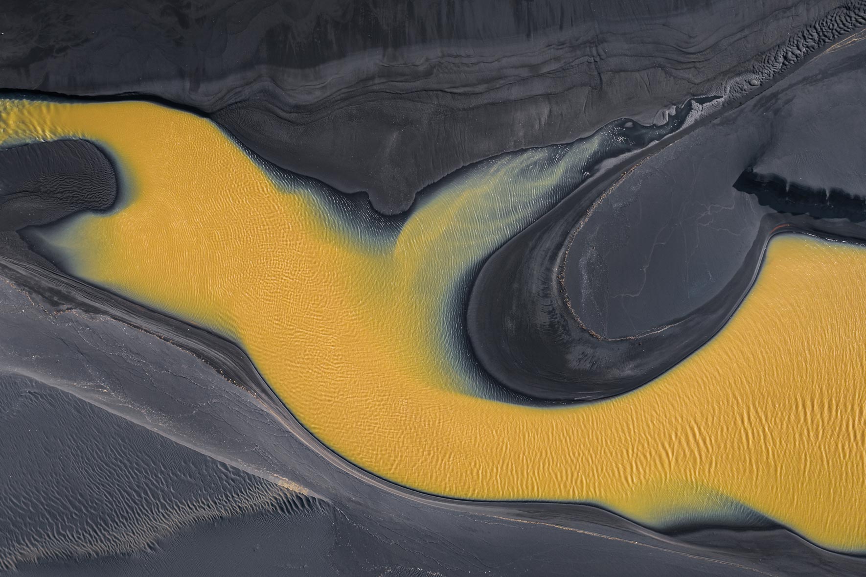 Желтая река