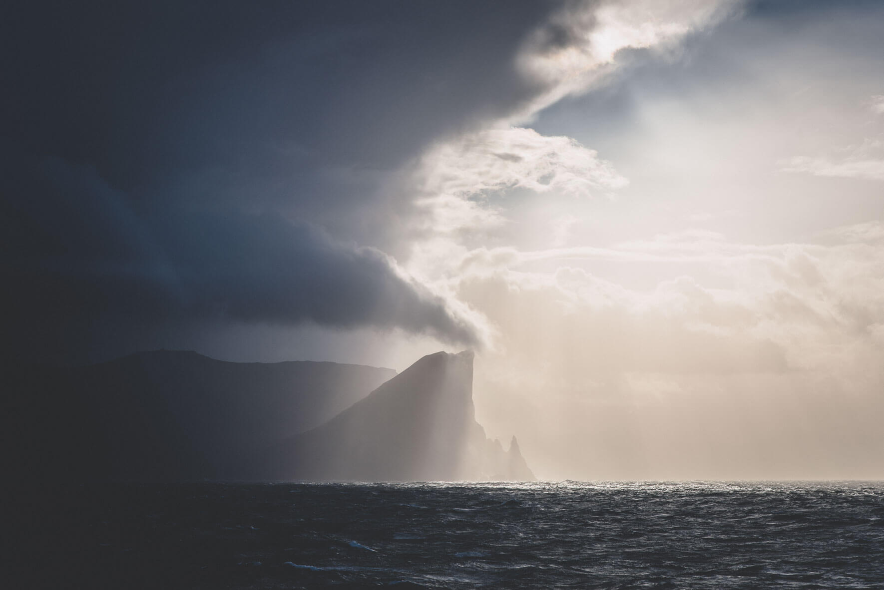 Landscape photography of the Faroe Islands by Jan Erik Waider based in Hamburg