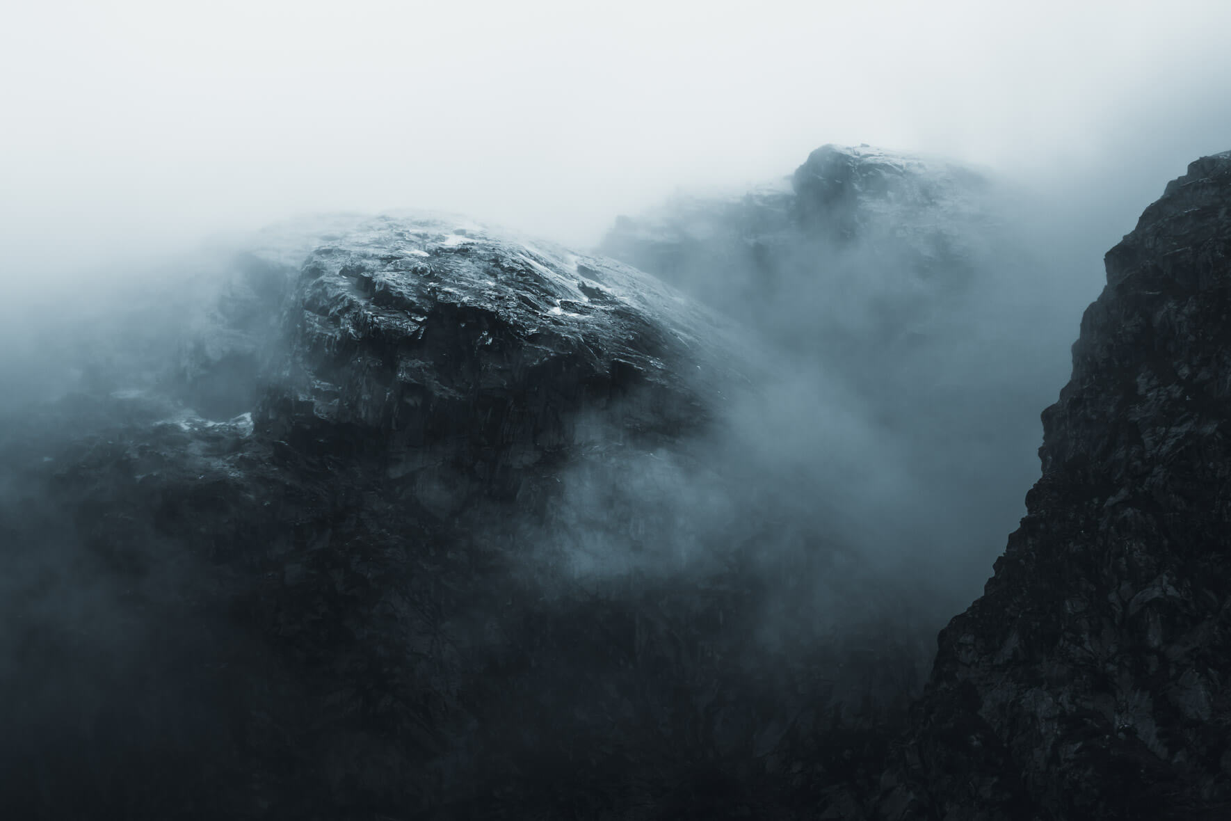 Dark and moody landscape photography by Northlandscapes - Jan Erik Waider