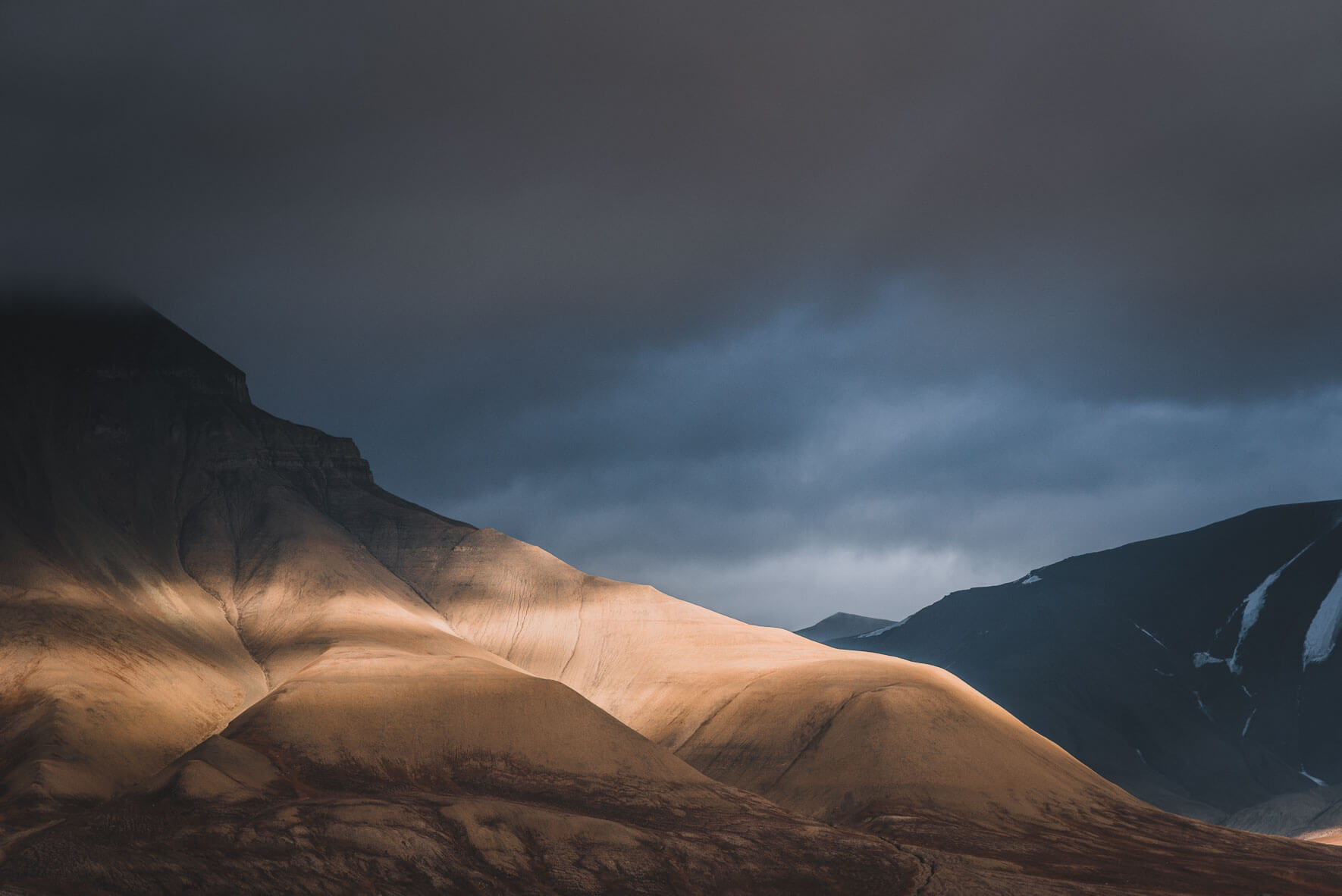 Atmospheric landscape and fine art photography of Svalbard by Northlandscapes - Jan Erik Waider